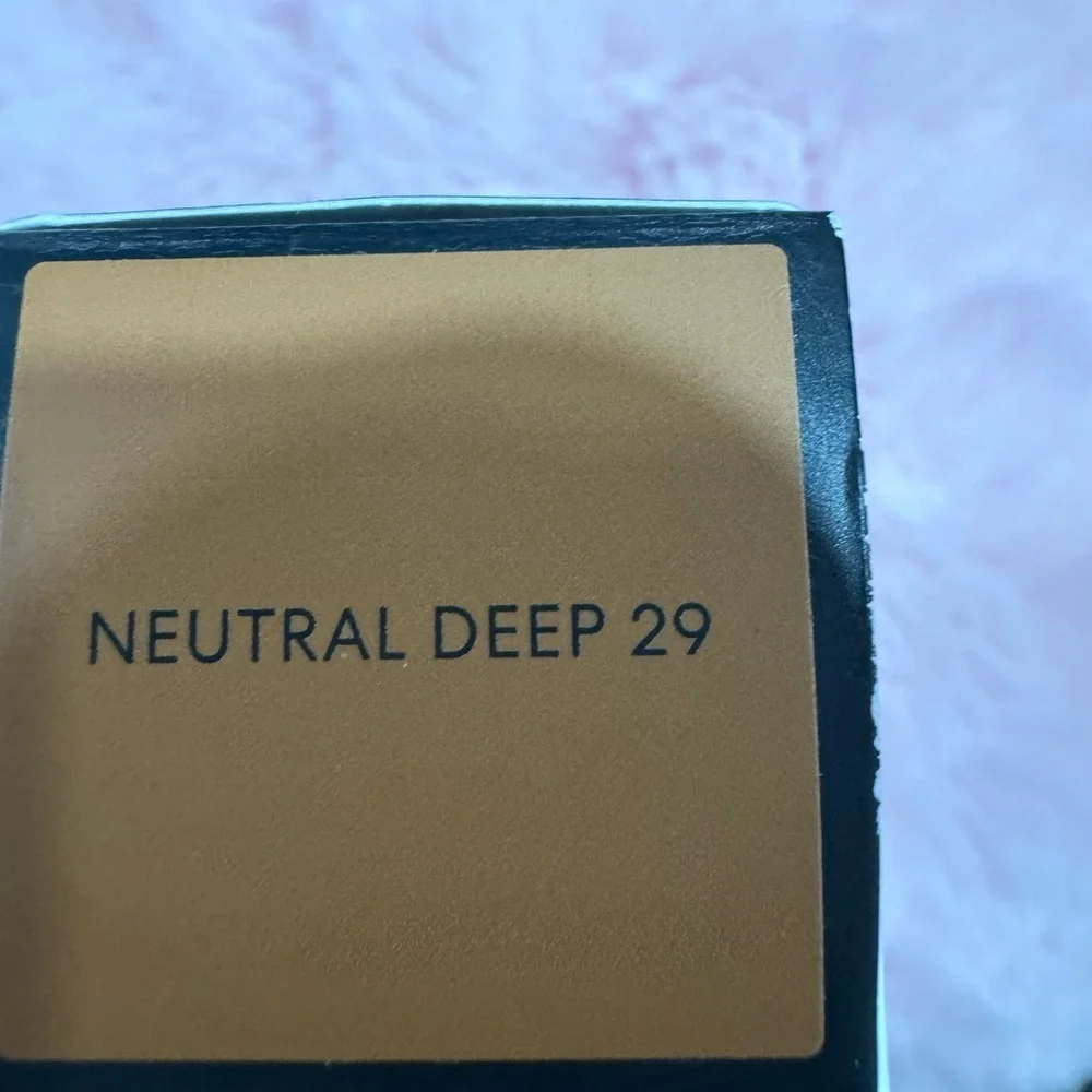 bareMinerals Original Liquid Mineral Foundation Broad Spectrum Spf 20 sunscreen
